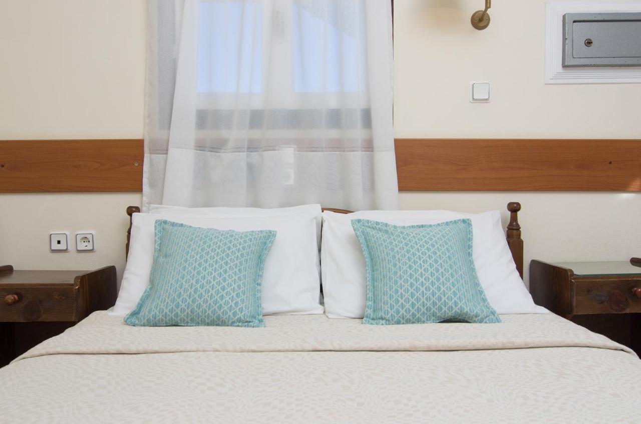 Holiday Beach Resort Santorini Перисса Экстерьер фото