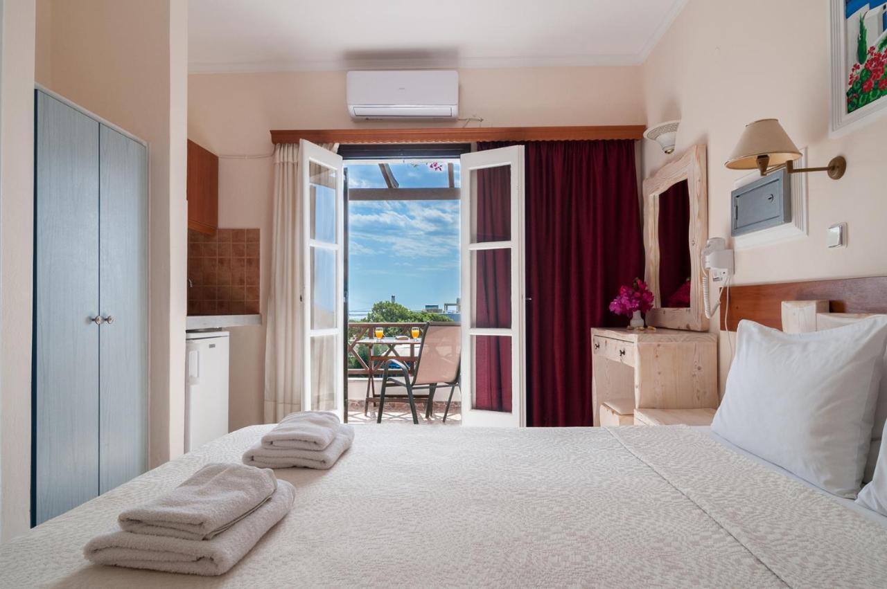 Holiday Beach Resort Santorini Перисса Экстерьер фото